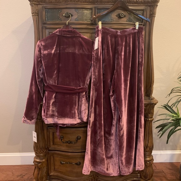 $450 Free People Perfect Illusion Velvet Suit 8 - Picture 9 of 14